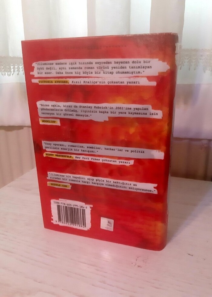 Illuminae Ciltli Kitap - Görsel 2