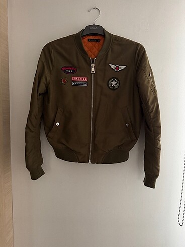 Bomber mont