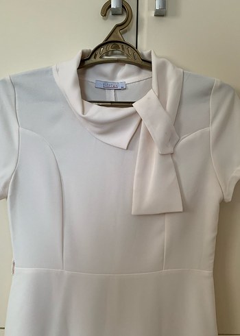 Beyaz Kısa Kollu Midi Elbise - Görsel 3