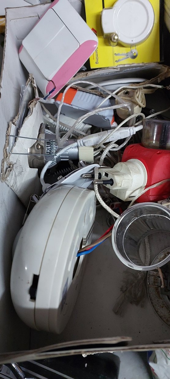 Kırmızı Küçük Ev Aletleri Karışımı - Görsel 5