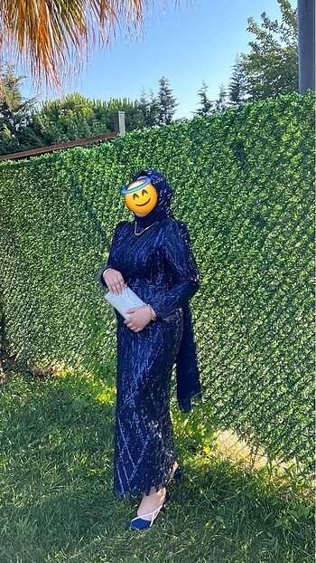 Lacivert tüylü kol detaylı pullu abiye