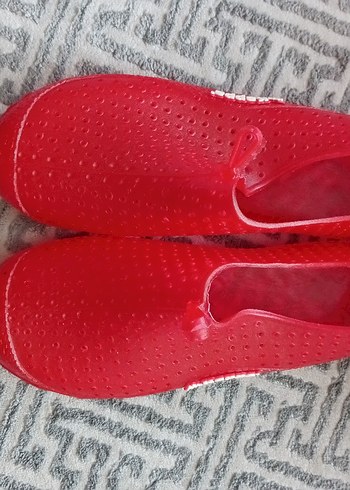 Kırmızı lastik çocuk deniz ayakkabısı - Görsel 2