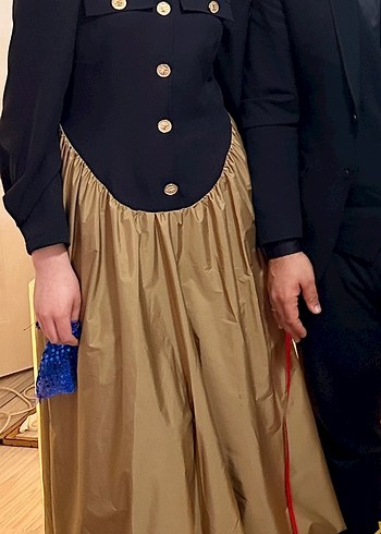 Düğmeli Uzun Parlak Altın elbise