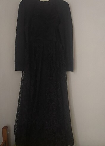 Siyah taşlı elbise tül