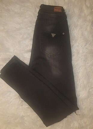 Guess Guess yırtık detaylı kot