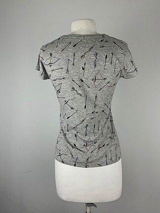 Diğer Diğer T-shirt %70 İndirimli.