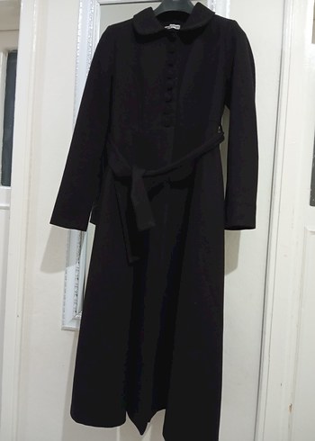 Uzun Siyah Düğmeli Kadın Kaban - Görsel 8