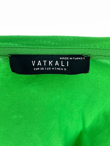36 Beden yeşil Renk PreLoved T-shirt %70 İndirimli.