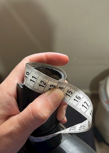 Siyah ve gri elektrikli süpürge aparatı - Görsel 3