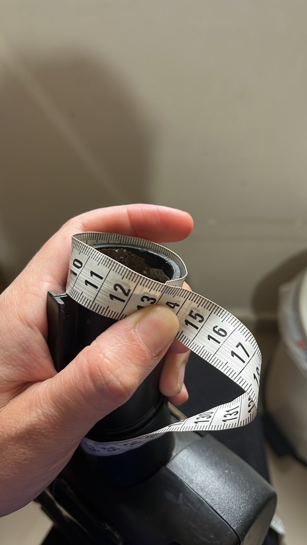 Siyah ve gri elektrikli süpürge aparatı - Görsel 3