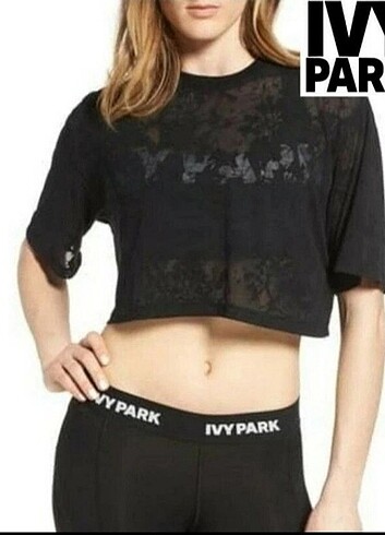 lvy park crop t-shirt 