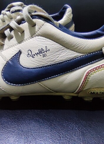 Nike 10R Ronaldinho özel kramponu 43
