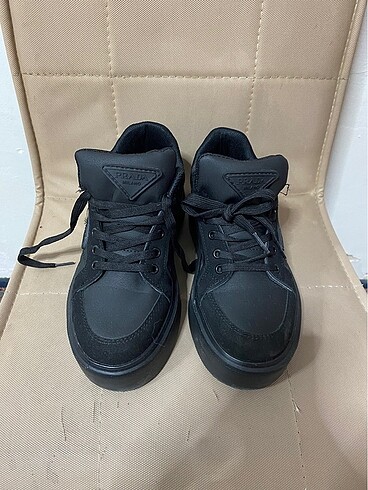 Siyah Sneaker