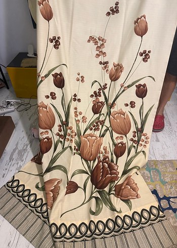 Kahverengi Çiçek Desenli Perde - Görsel 4