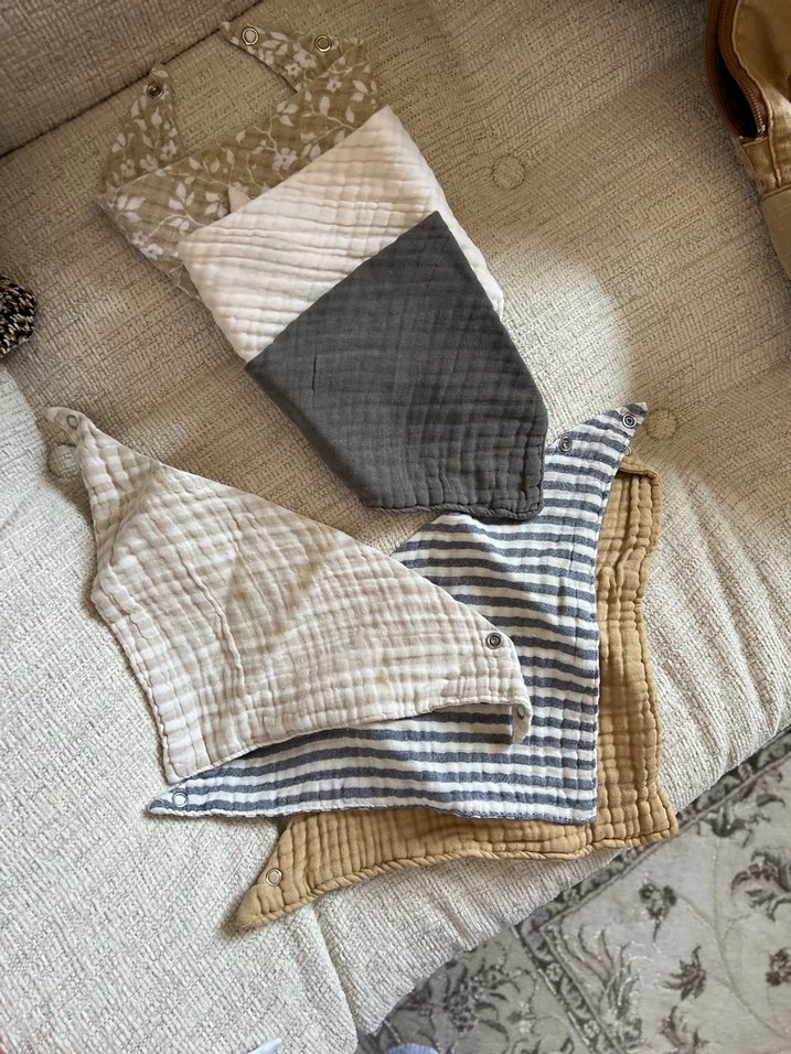 Nakışlı Gri Bebek Önlüğü (6adet) premıum müslin - Görsel 2