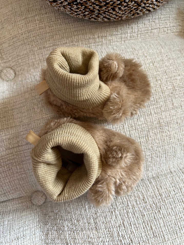 Kız Çocuk Bej Kürklü Yün Terlik - Görsel 3