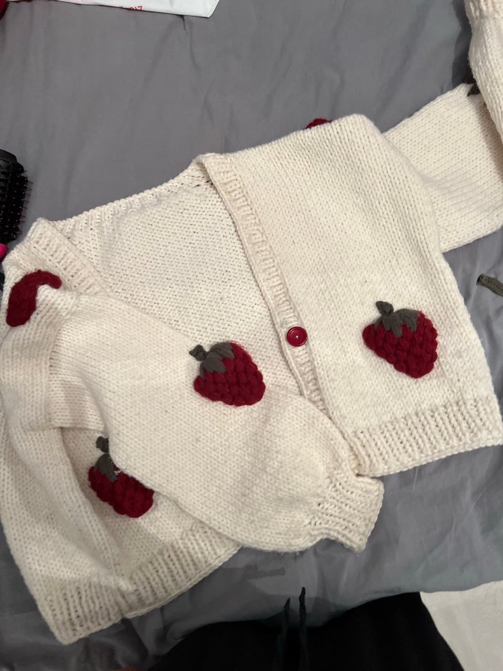 Beyaz Nakışlı Kız Çocuk Hırka - Görsel 2