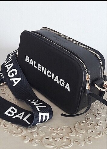 Balencıaga çapraz çanta