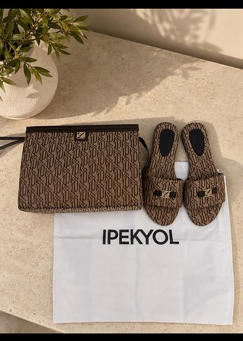 ipekyol Kahverengi Monogramli Sik Canta Terlik Seti