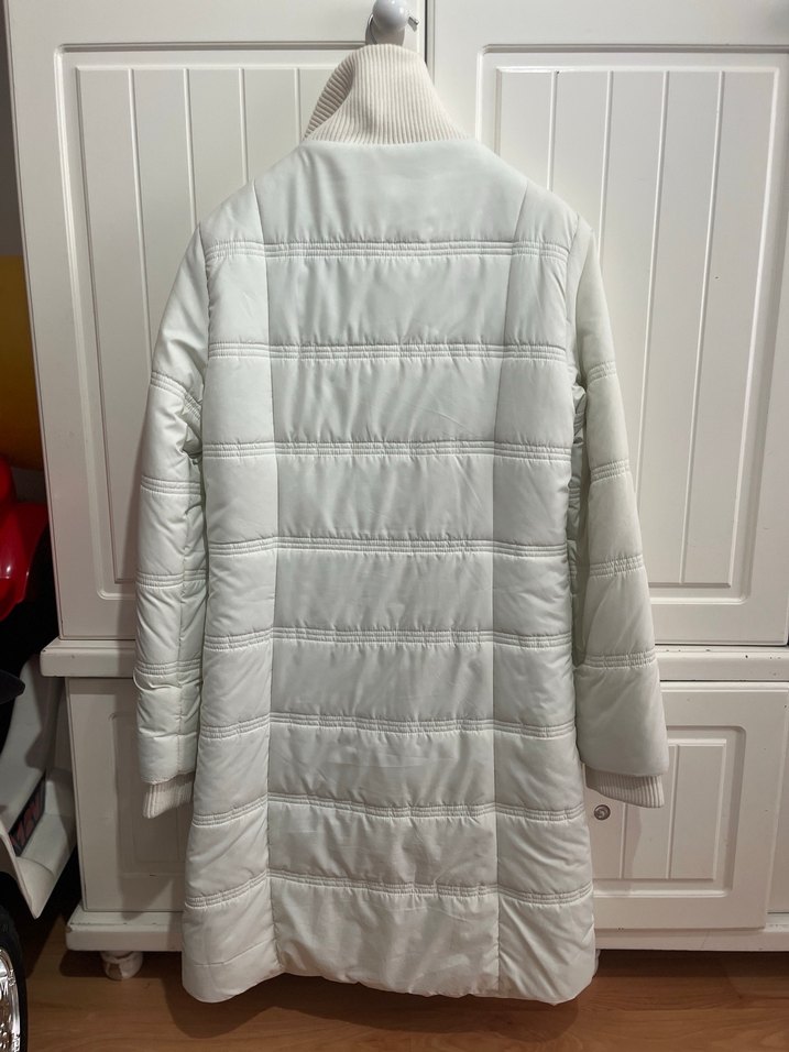 Sokak Stili Beyaz Midi Kadın Mont - Görsel 2