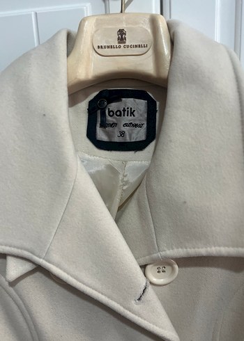 Krem Renkli Kemerli Kaban - Görsel 3