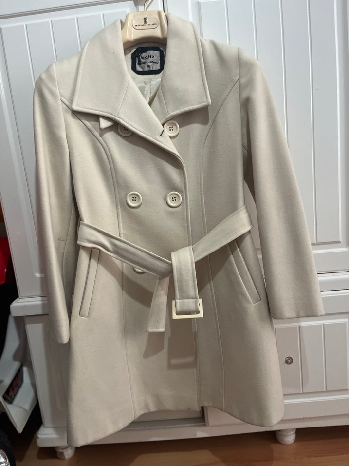 Krem Renkli Kemerli Kaban - Görsel 2