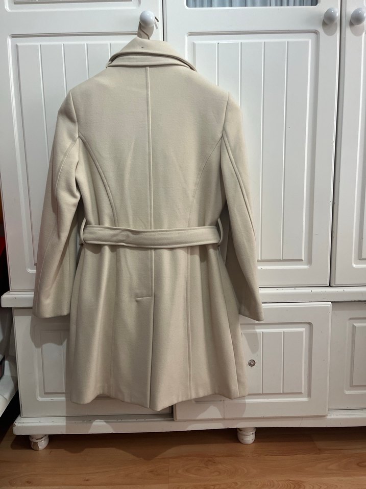 Krem Renkli Kemerli Kaban - Görsel 4