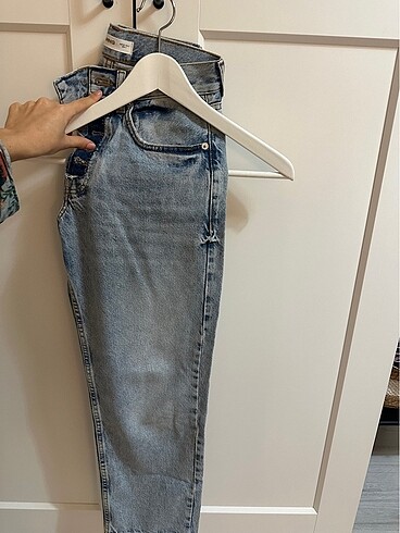 34 Beden mavi Renk Mango Mom jean