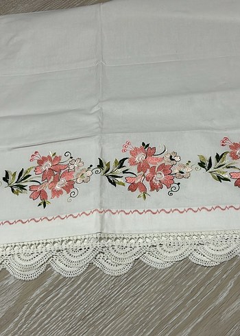 Nakışlı Beyaz Pastel Masa Örtüsü - Görsel 2