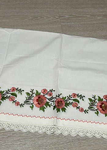 Nakışlı Beyaz Pastel Masa Örtüsü - Görsel 12