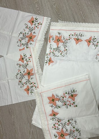 Nakışlı Beyaz Pastel Masa Örtüsü - Görsel 15