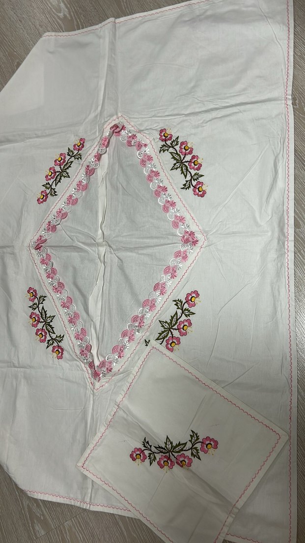 Nakışlı Beyaz Pastel Masa Örtüsü - Görsel 4