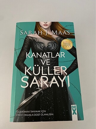 Kanatlar ve Küller Sarayı - Sarah J. Maas