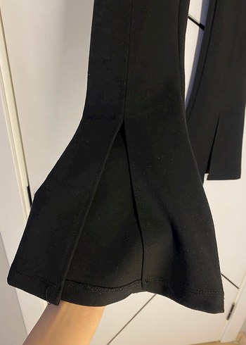 Kadın Siyah Yırtmaçlı İspanyol Paça Pantolon - Görsel 4