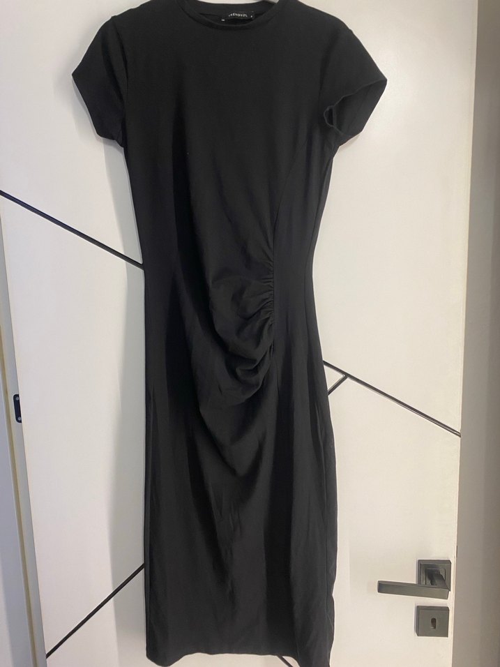 Kısa Kollu Siyah Drapeli Uzun Elbise - Görsel 2