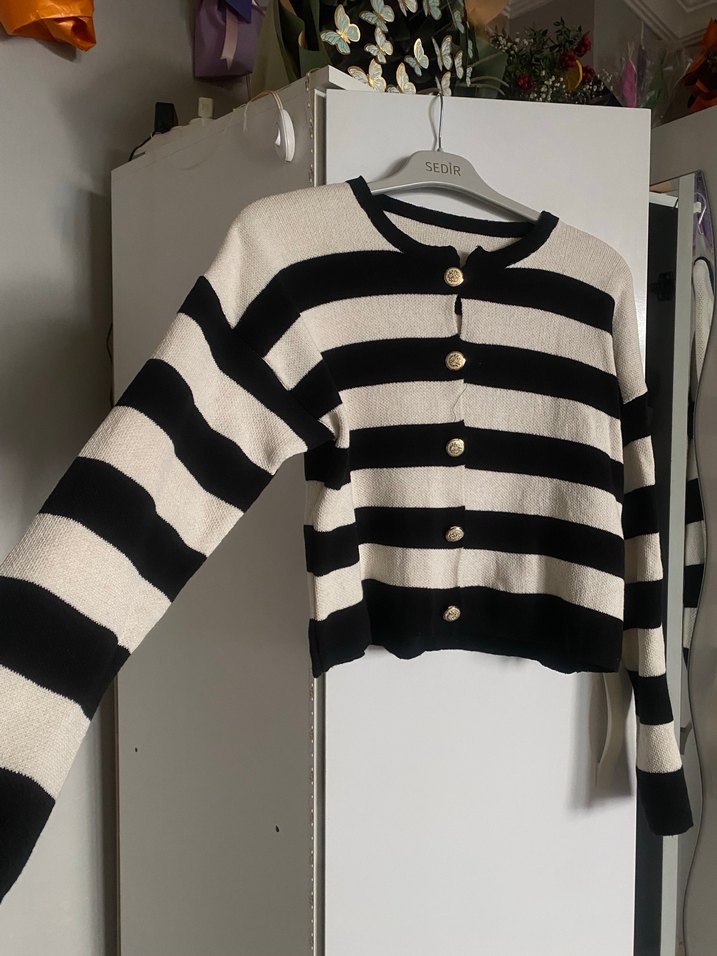 M beden Düğmeli Çizgili Kadın Hırka - Görsel 3