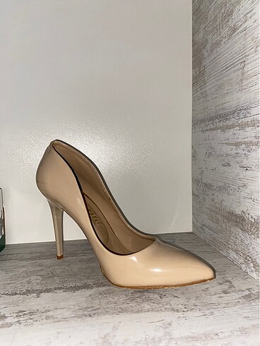 39 Beden Krem stiletto