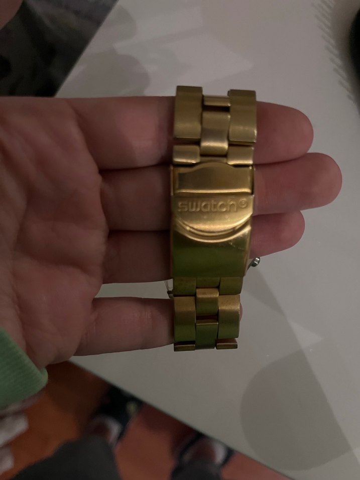 Swatch Parlak Altın Renkli Kadın Kol Saati - Görsel 3