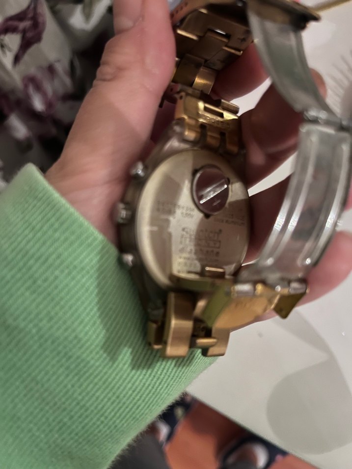 Swatch Parlak Altın Renkli Kadın Kol Saati - Görsel 2