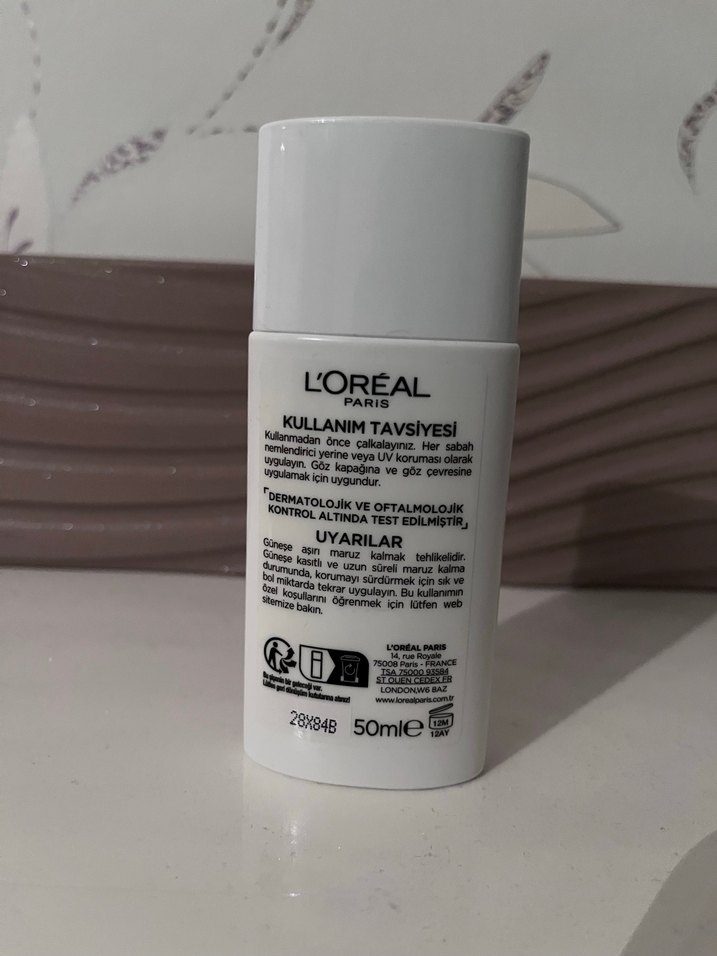 L'Oréal Revitalift Güneş Koruyucu SPF 50+ - Görsel 2