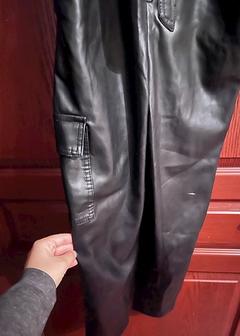 Kadın Siyah Deri Uzun Askılı Tulum - Görsel 3