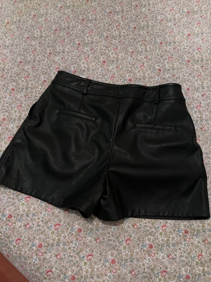 Siyah Deri  Mini Şort - Görsel 2