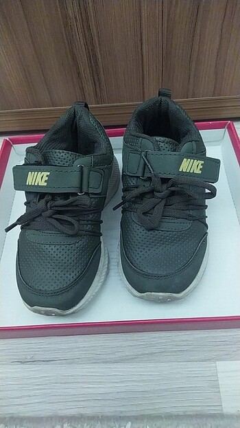 Nike çocuk ayakkabisi 28 numara