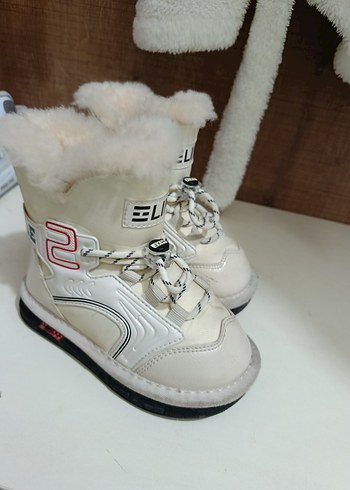 Beyaz Kürklü Kız Çocuk Botu - Görsel 2
