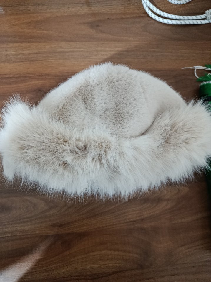 Kürklü Bej Kadın Bere - Görsel 4