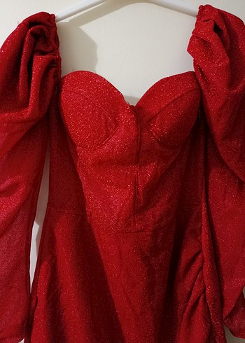 Kırmızı Elbise - Ana görsel