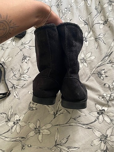 40 Beden Ugg orjinal değil