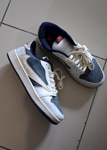 Nike Sik Ve Rahat Beyaz Lacivert Sneaker