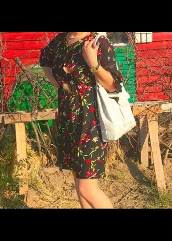 Çiçekli elbise - Görsel 3