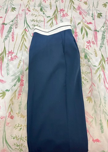 Mavi Beli Çizgili Midi Pilili Kadın Pantolon - Görsel 2